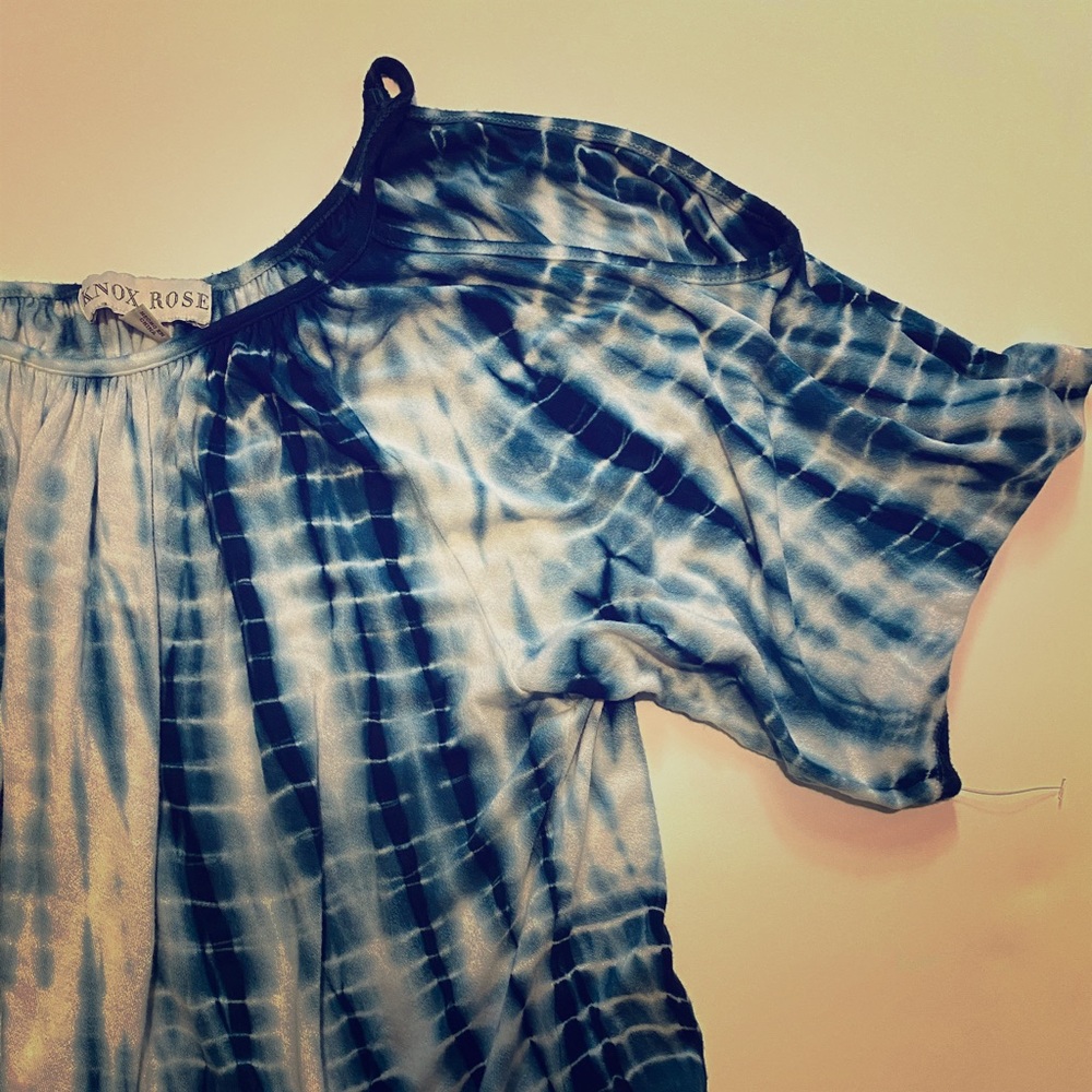Tie Dye open shoulder top. Size Medium